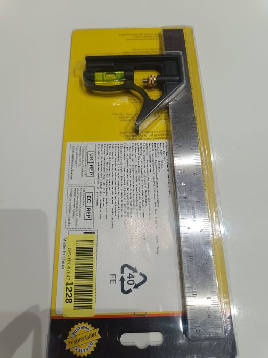 Kątownik z poziomicą