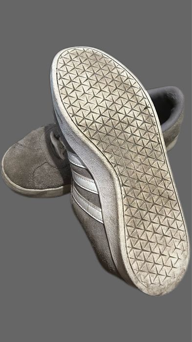 Кросівки  Adidas ціна з олх доставкою