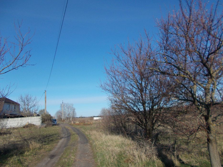 Продам приват-вану зем ділянку 9 сот вул Архітектурна буд 1  с. Киїнка