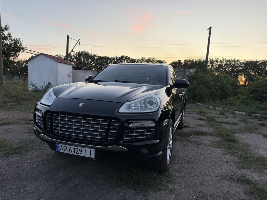 Porsche Cayenne. 4.5-турбо.