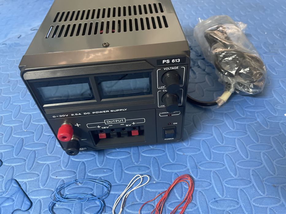 Gerador de função/sinal - Fonte de alimentação