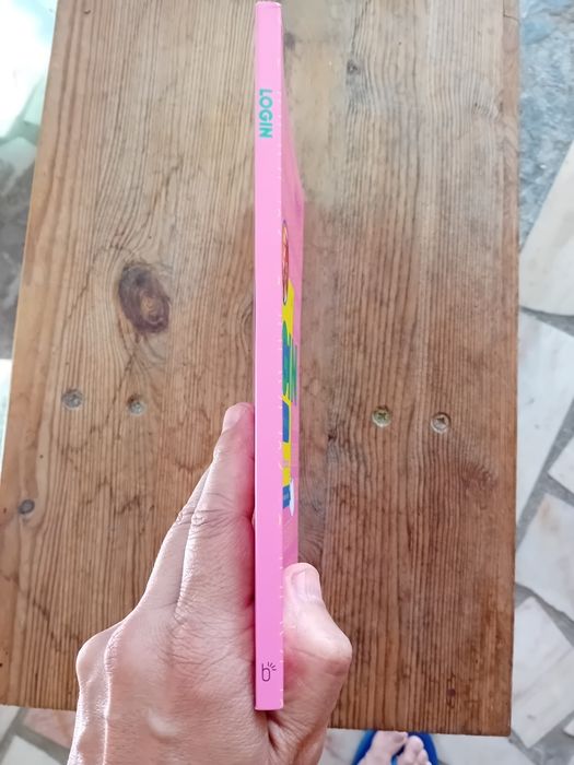 Claudia Pascoal's Book "Login"64283777667457122