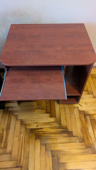 Стол компьютерный