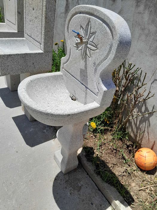 Fontanário em granito de ponte de Lima