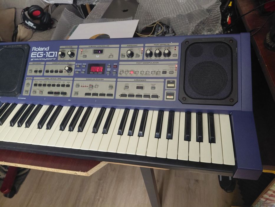 Teclado  roland  EG _101⁷