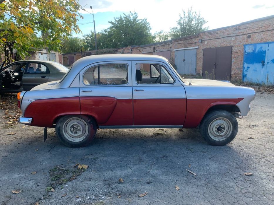 Продам автомобіль Москич 403  , 1964 року.
Кузов в чудовому стані на свої роки, після окрасу, потрібно завершити збірку.