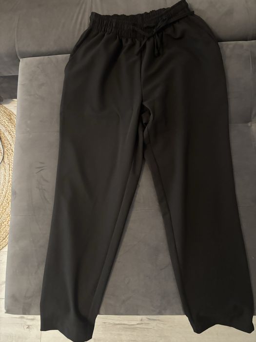 Świetny strój medyczny czarny