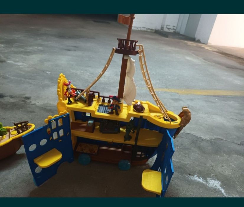Brinquedos em ótimo estado