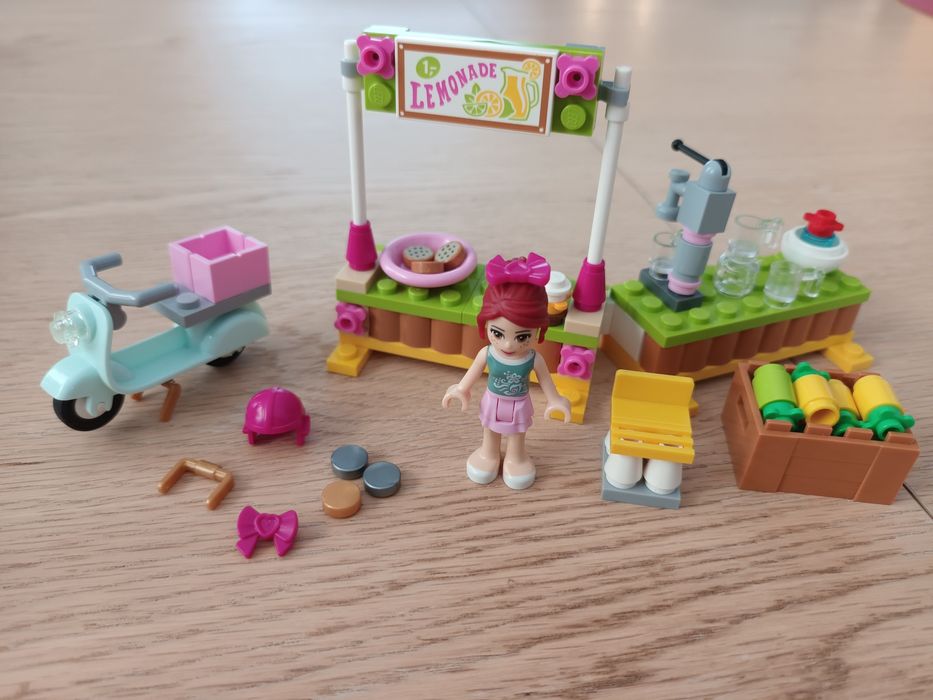 Lego friends stoisko z lemoniadą