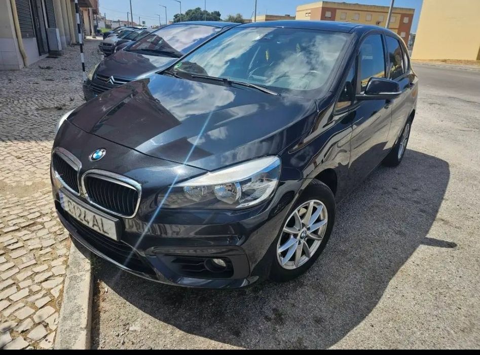 BMW 216i mais teto panoramico