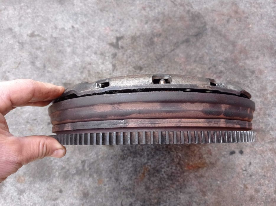 Демпферний маховик зчеплення Opel Omega Vectra Zafira Astra 2.0 2.2