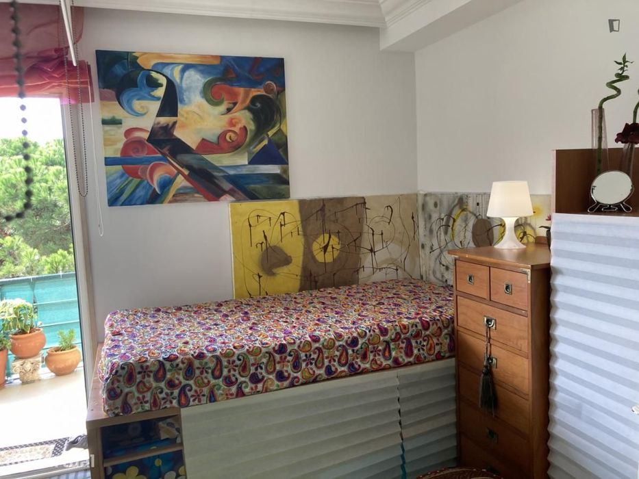 Quarto - localizado em Estoril Lisbon