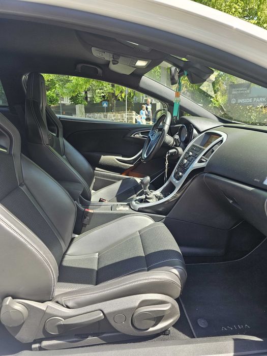 Opel Astra J GTC 1.7 diesel Isuzu