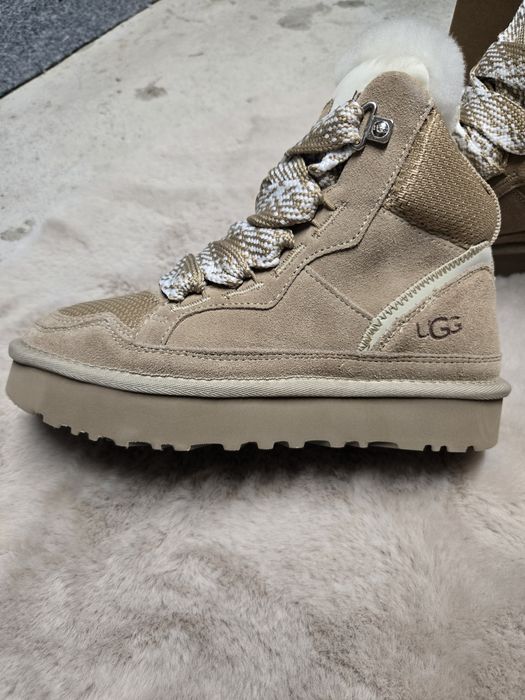 1️⃣ Теплі бежеві UGG у розмірі 36 — дуже гарний стан