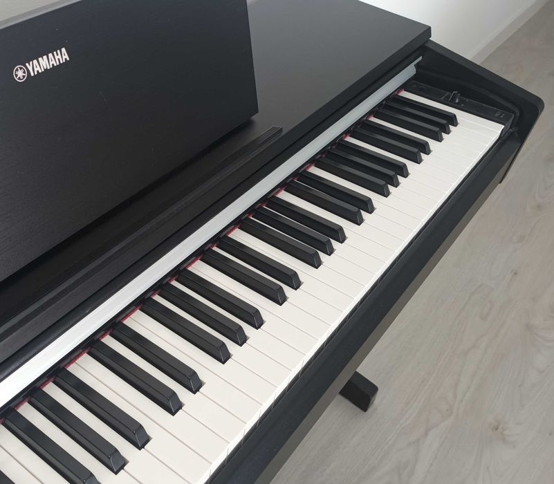 Piano Yamaha Arius YDP-142