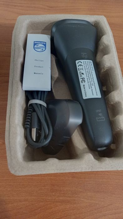 Електробритва Philips 1000+чохол.
