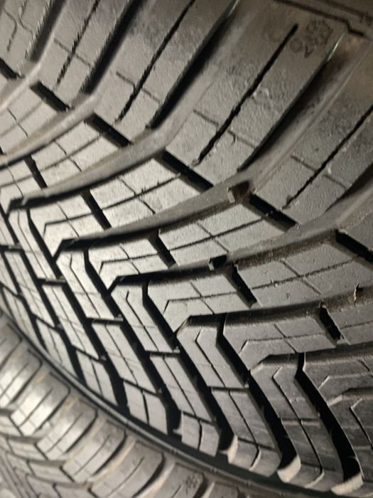 225/45 R17 Шини б/у всесесознные Continental all seasons