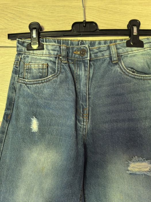 **Jeansy dziewczęce r 140 **