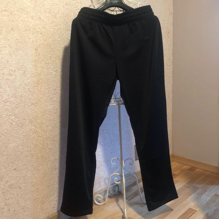 Spodnie Nike rozm. M, grubszy materiał, nowe