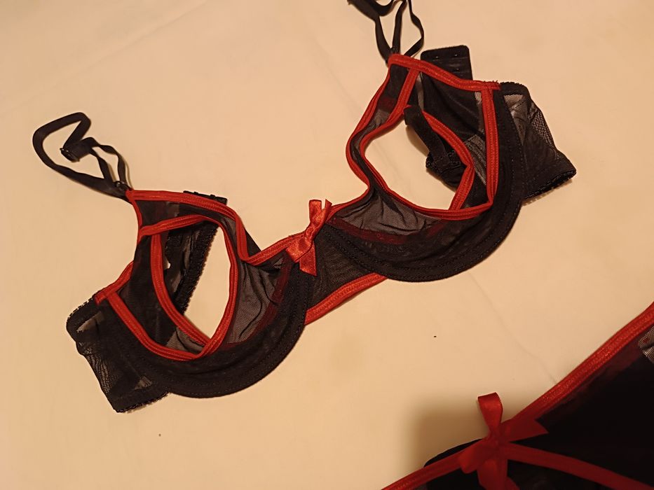 Conjunto Lingerie Soutien Ligueiro e Tanga. 85B/S. Novo