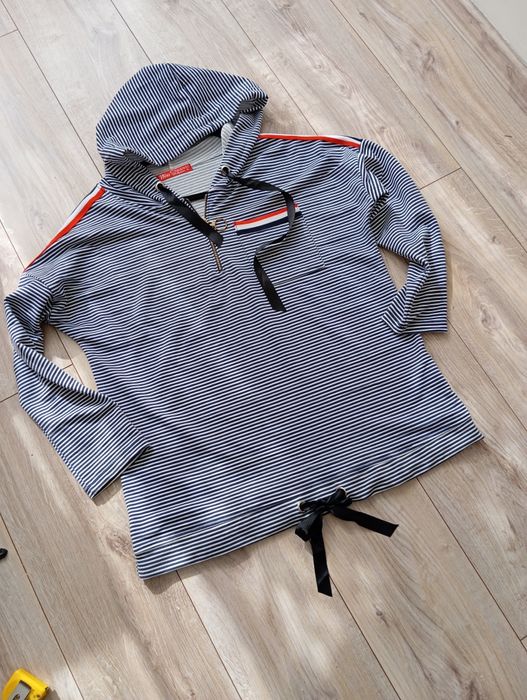 Bluza z kapturem w paski