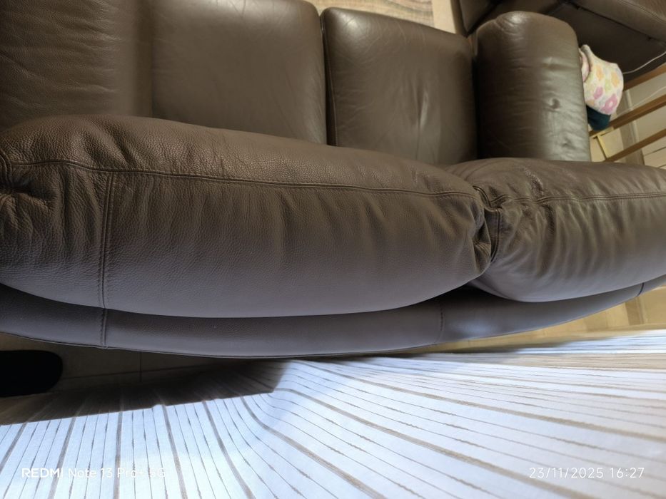 Conjunto de 2 Sofás em pele - excelente estado