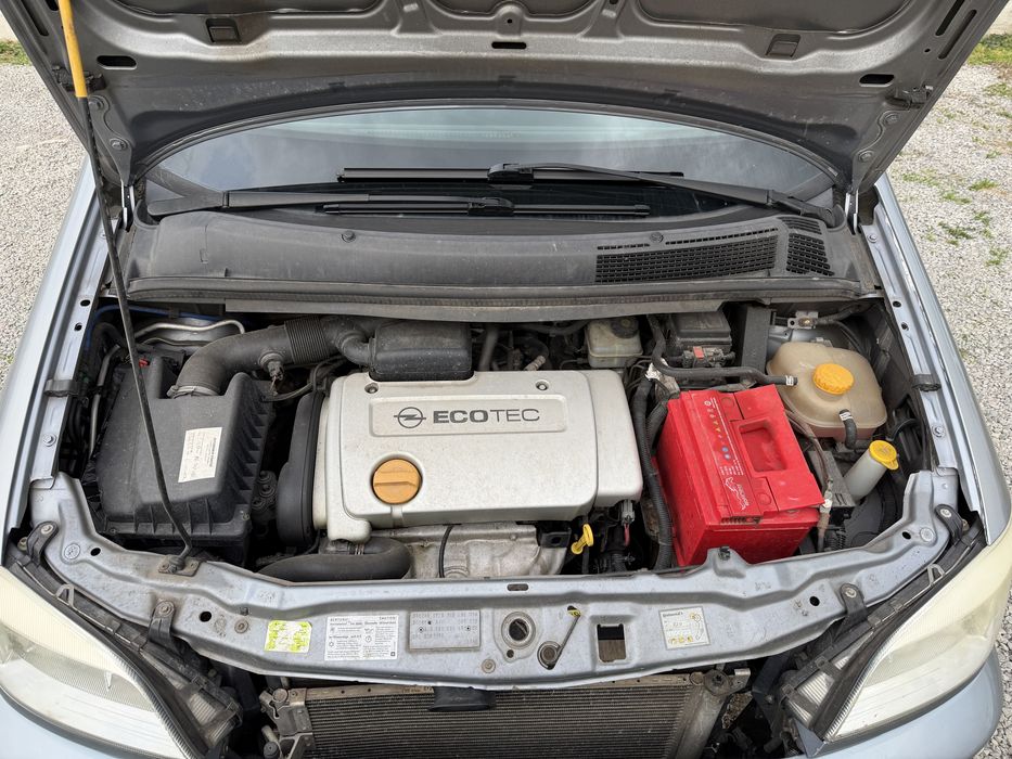 Opel Zafira 2004 рік 1,6 бенз 7 - місна