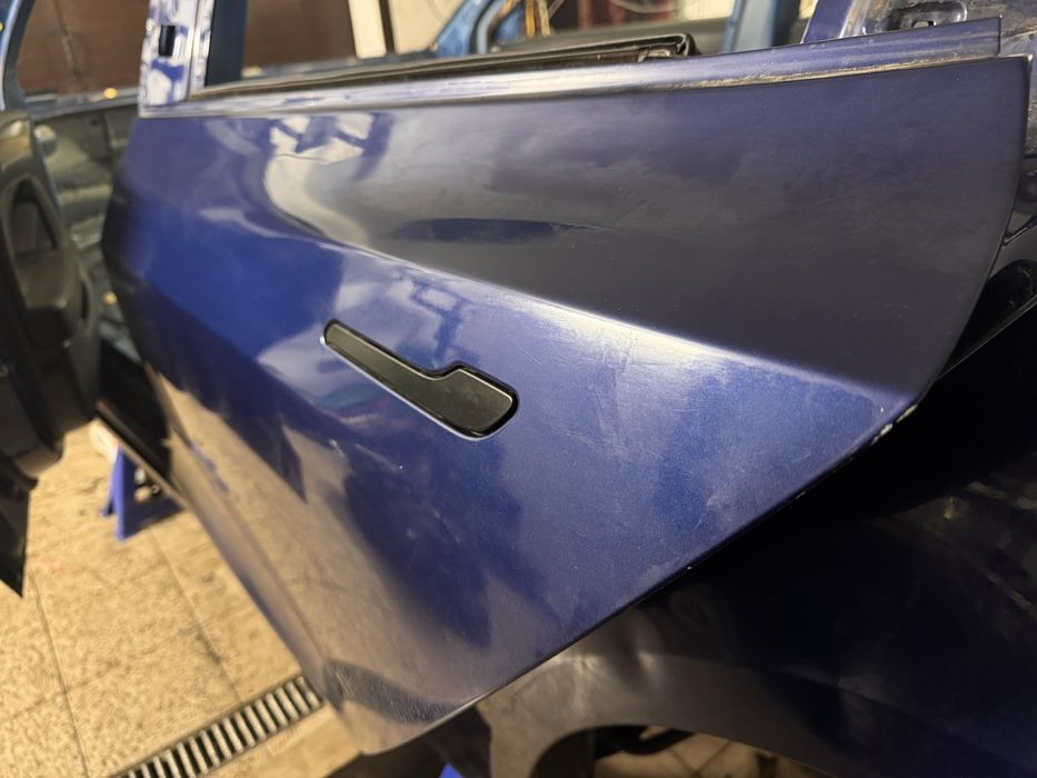 Двері Tesla Model 3 PPSB сині