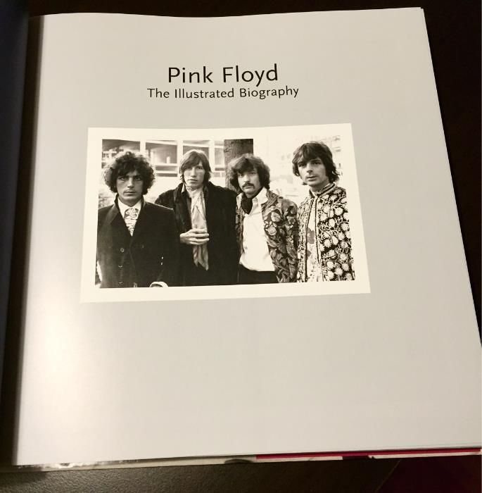 Livro Pink Floyd: Illustrated Biography (Classic Rare & Unseen)
