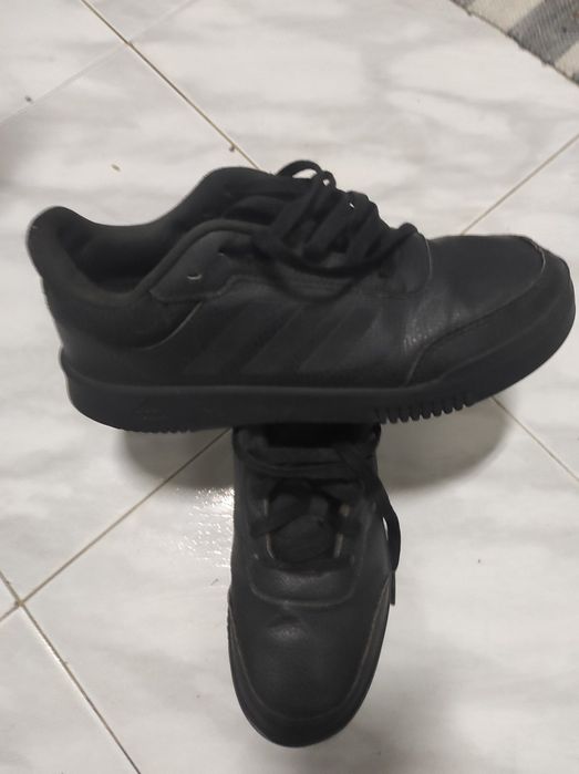 Sapatilhas usadas em bom estado