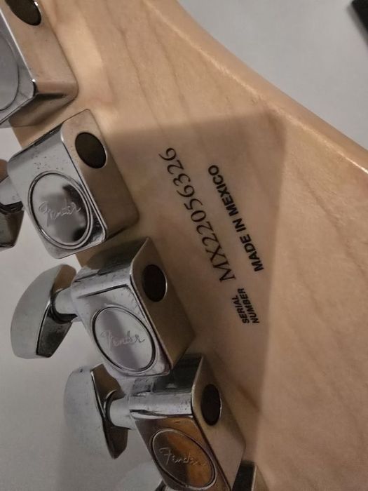 Fender Stratocaster Sunburst Canhoto Esquerdina