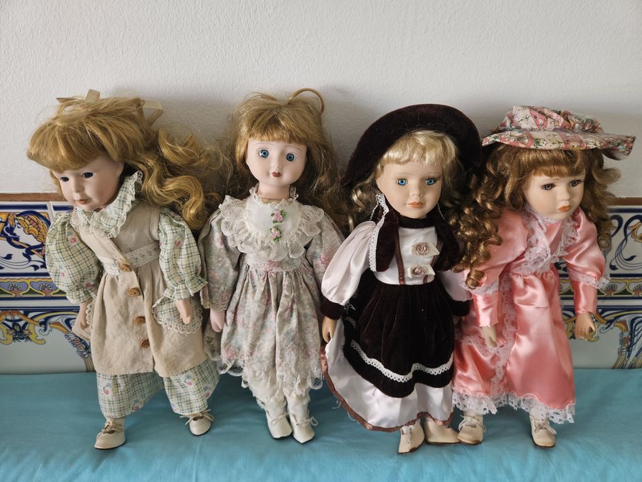 Bonecas de porcelana