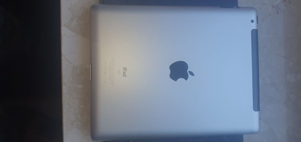 IPad Apple srebrny