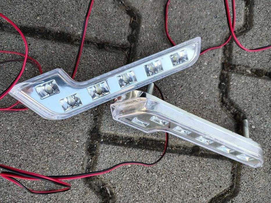 Zestaw świateł do jazdy dziennej LED 2 sztuki DRL homologacja E4 RL