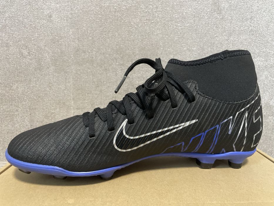 Бутсы   Nike.