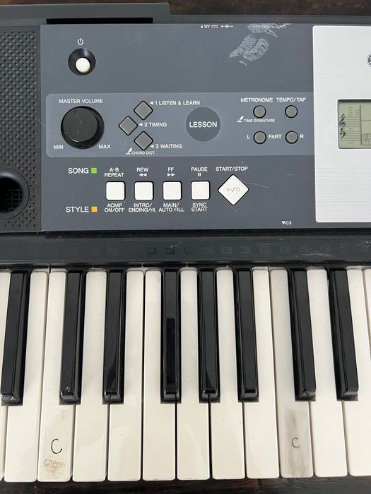 Teclado Yamaha YPT-230 Usado