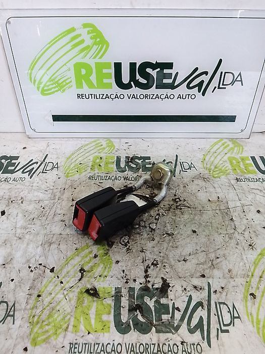 Encaixe de cinto trás esquerdo SEAT Ibiza III (6L1)