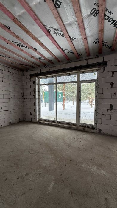 Без%. Будинок у мальовничій Бобриці серед сосен з терасою і простором.