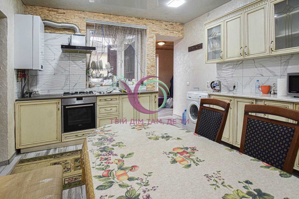 Частина затишного будинку з теплою підлогою за вул. Садова