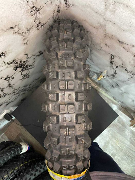 Шина Michelin Tracker 120/90 R18 – готова до будь-яких доріг!