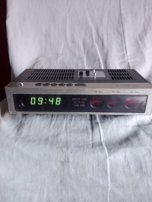 Rádio relógio, bom estado