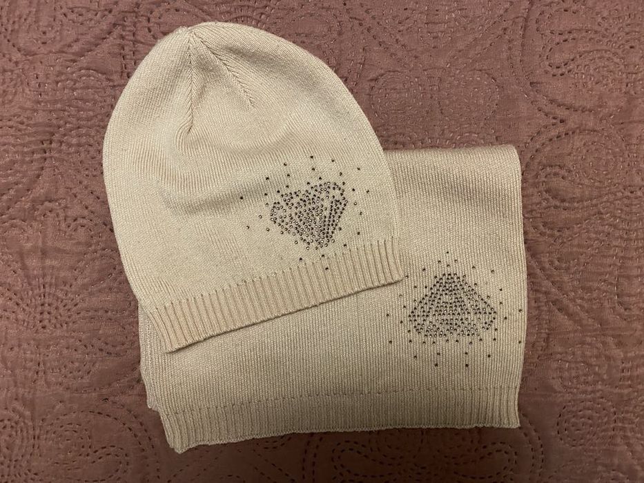 Zestaw czapka I komin Reserved