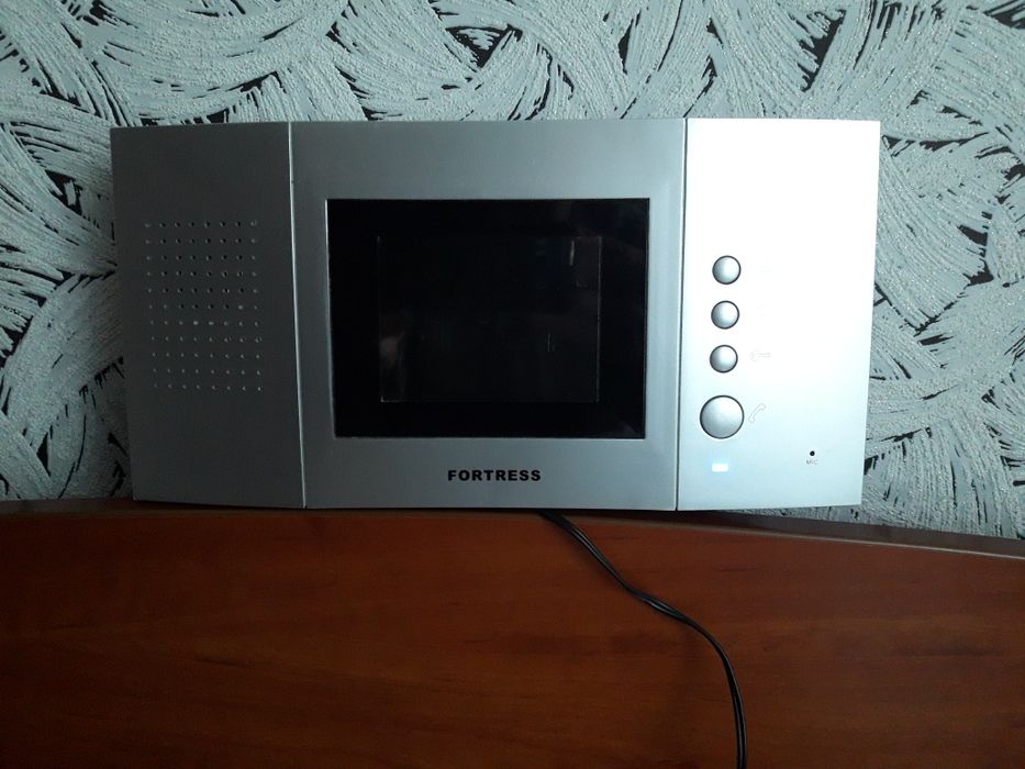 Продам цветной домофон Фортресс LCD VD 106C40.