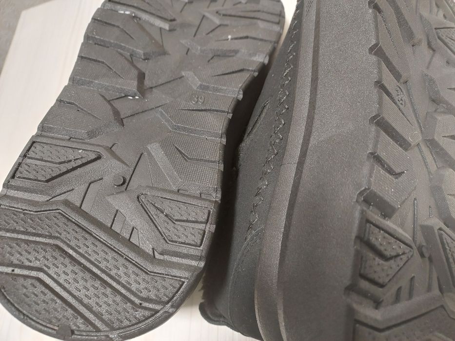 Жіночі теплі черевики,  38 р.