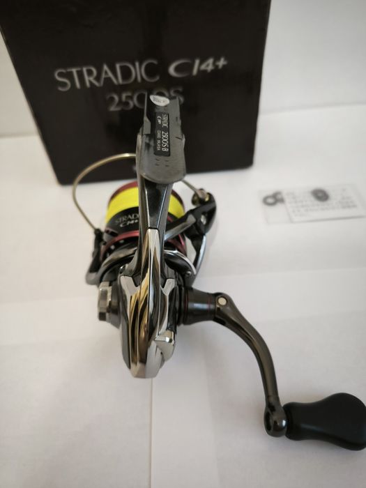 Shimano Stradic CI4+ 2500 FB