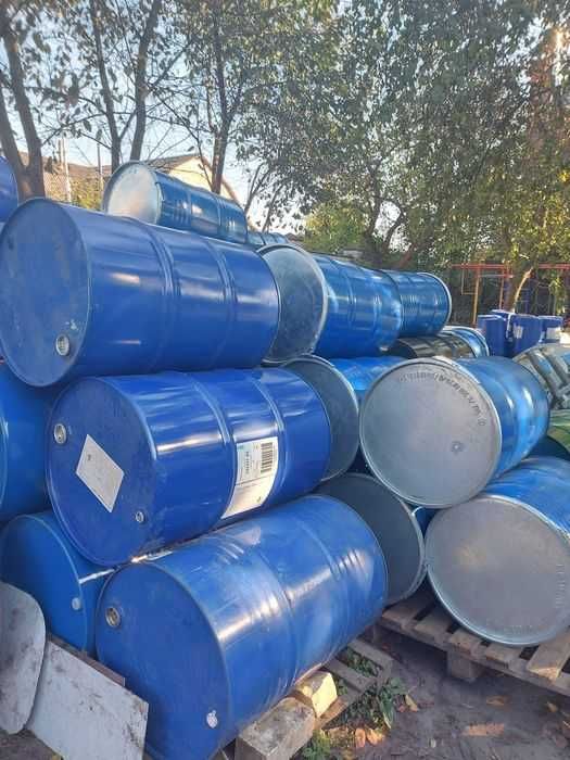 Бочка металлическая 220л. б.у на дві пробки