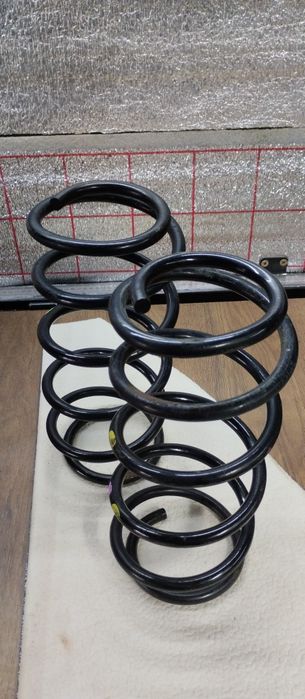 Пружини передні lanos, zaz sens, nexia. Майже нові.  Ціна за 2 шт.