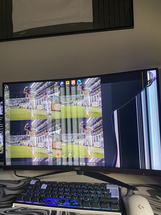 Monitor AOC com ecra partido para peças