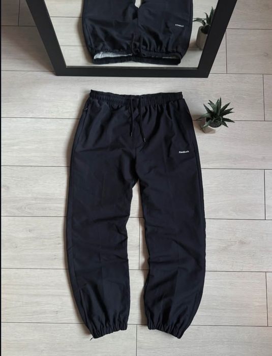 Нейлонові штани Reebok