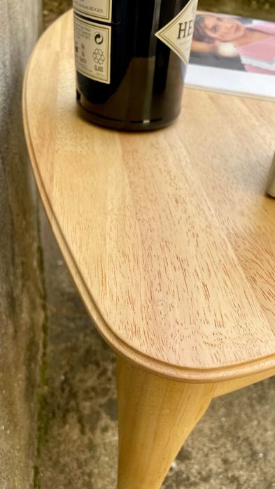 Mesa apoio retro 'Palheta de Guitarra'